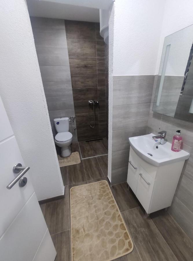 Neer Apartment *
